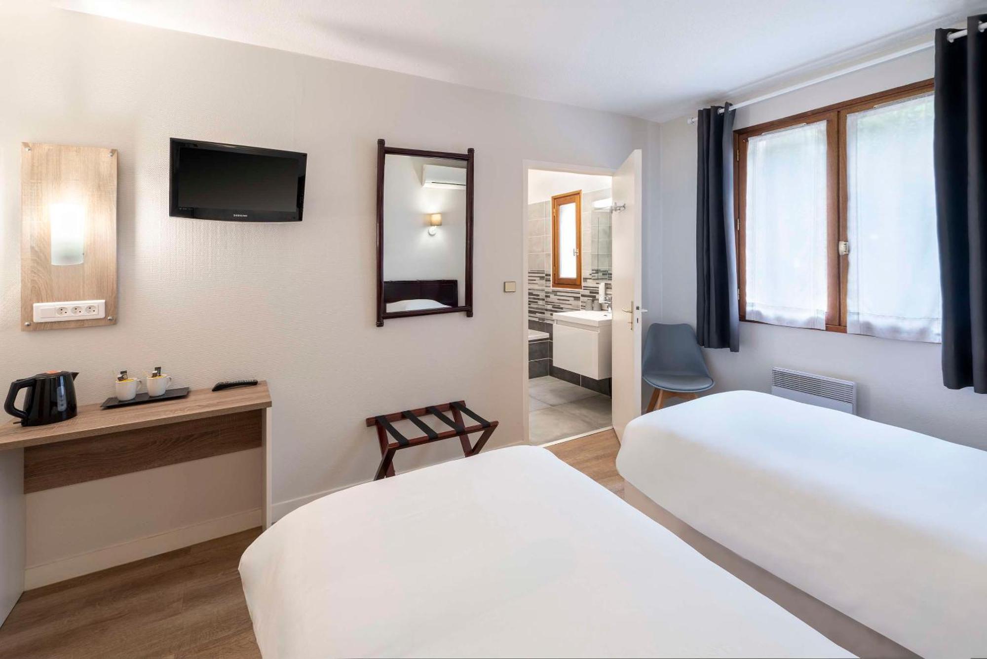 Sure By Western Hotel Saintes
