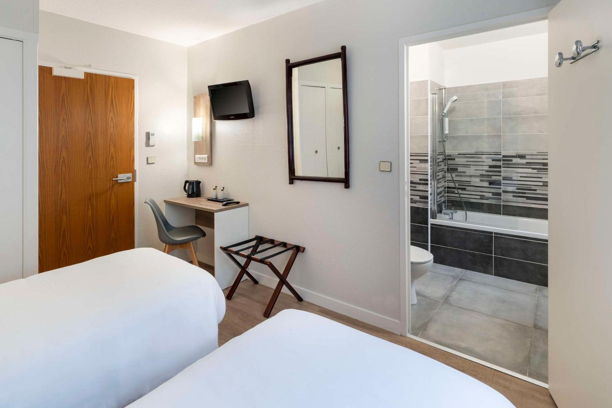 Hotel Sure By Western Saintes