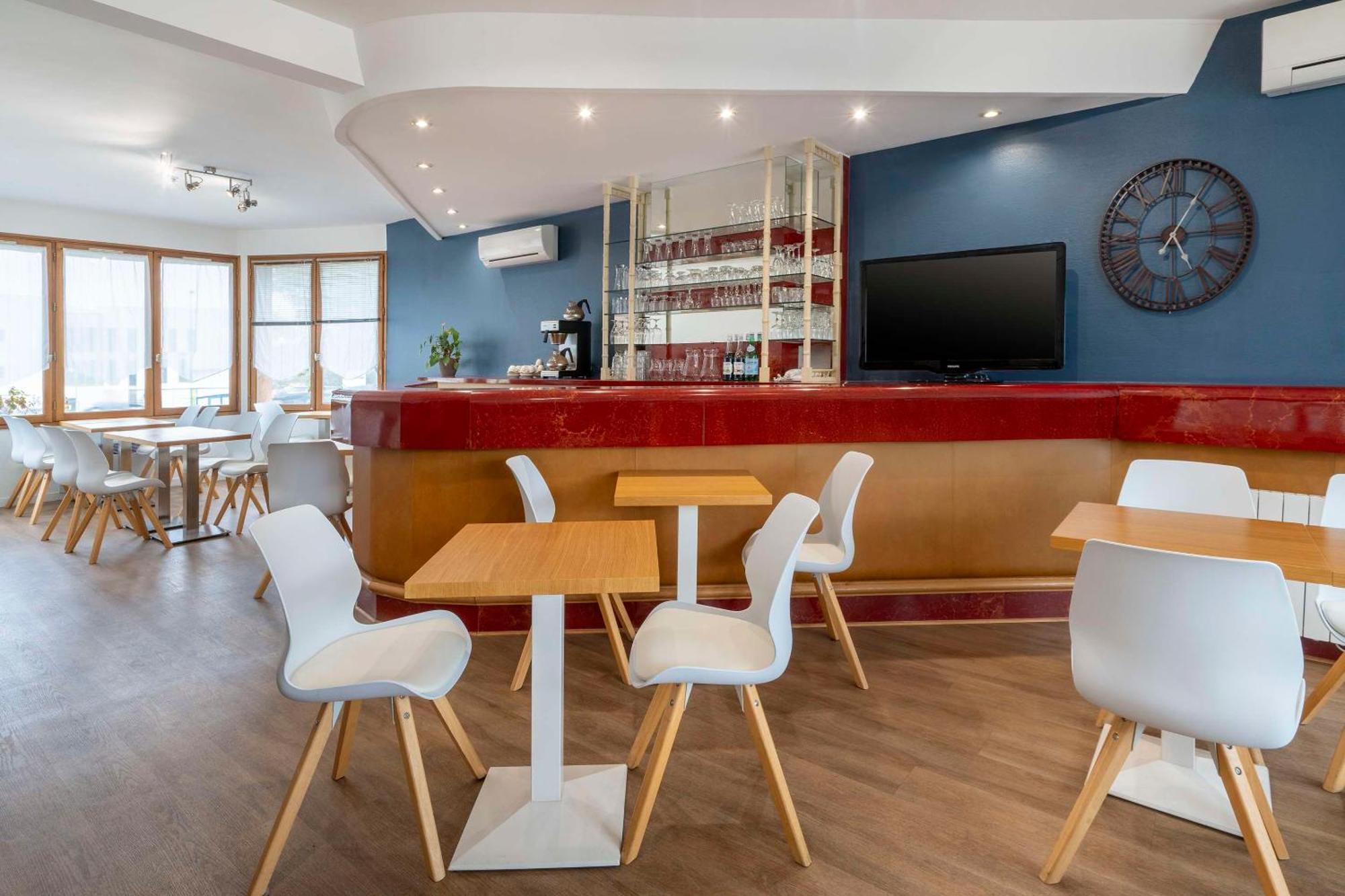 Sure By Western Hotel Saintes