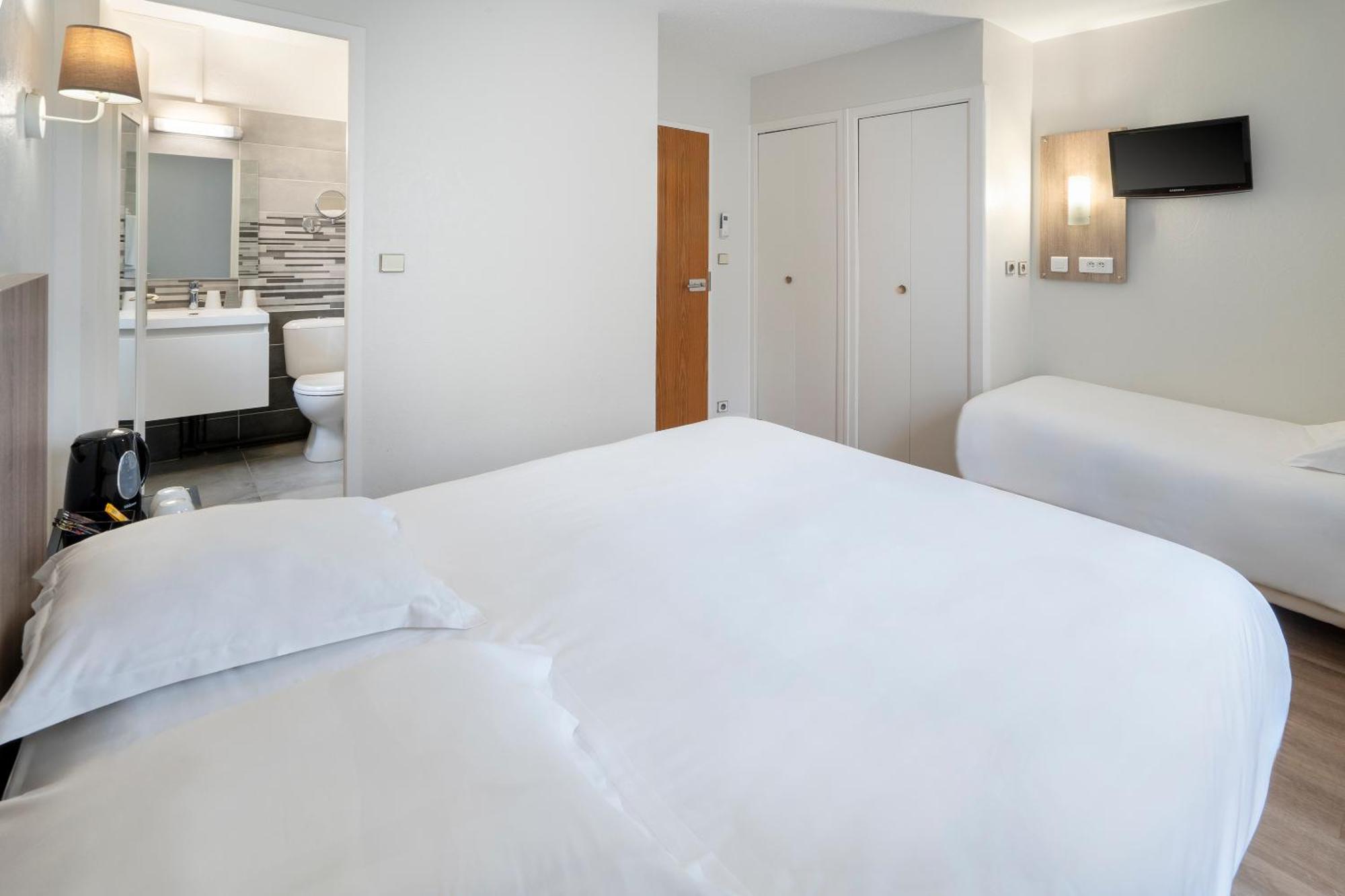 Sure By Western Hotel Saintes